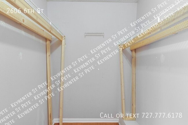 Building Photo - 2606 6th Ct
