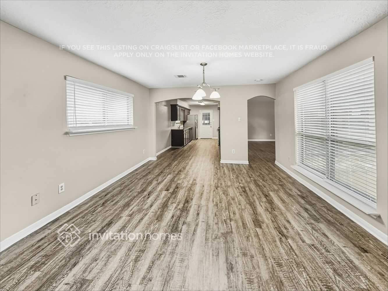 Building Photo - 1824 Meadow Creek Dr