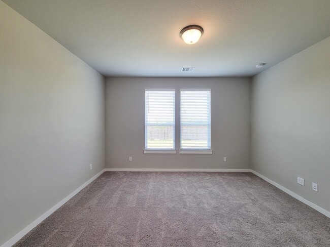 Building Photo - 2905 Terrace Grove Dr