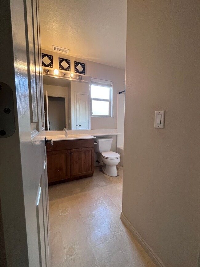 Building Photo - Great 3 bedroom 2 bath home in St George!