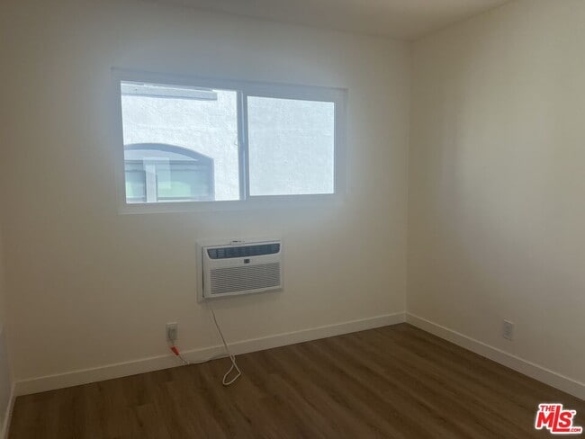 Building Photo - 1411 Innes Pl