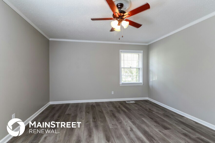 Building Photo - 2611 Pinebrook Dr