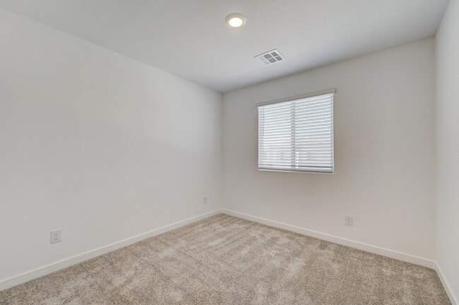 Building Photo - 10772 Paget Ct