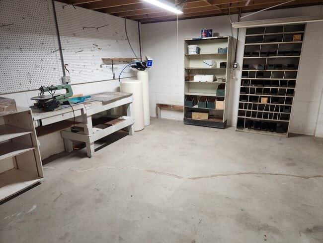 Building Photo - 667 Winesap Cir