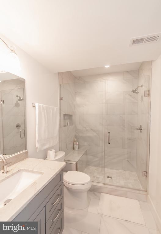 Building Photo - 8504 Meadowlark Ln