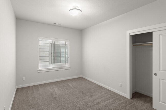 Building Photo - Beautiful 4 Bedroom, 2.5 Bath Home for Rent in Annand Heights, Tigard, OR