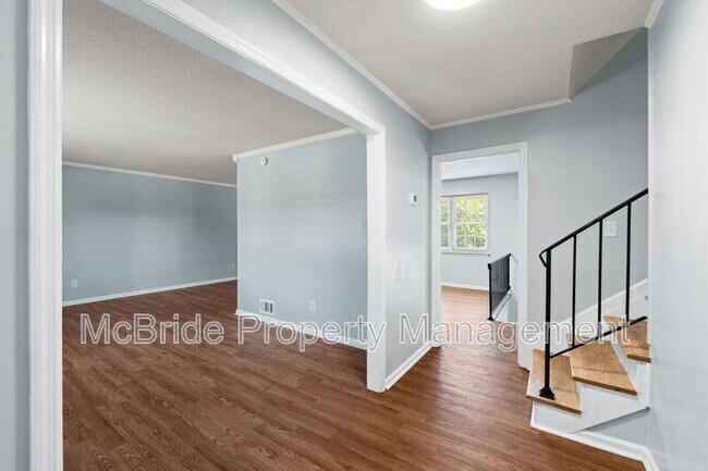 Building Photo - 293 Twin Pines Dr