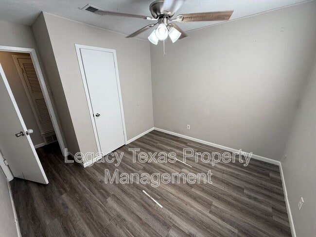 Building Photo - 1507 McAnear St