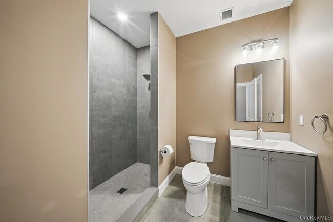 Building Photo - 3 Giada Ln