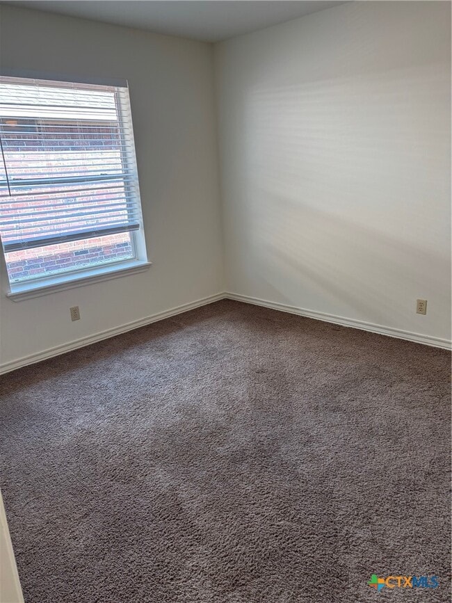 Building Photo - 112 Gemini Ct