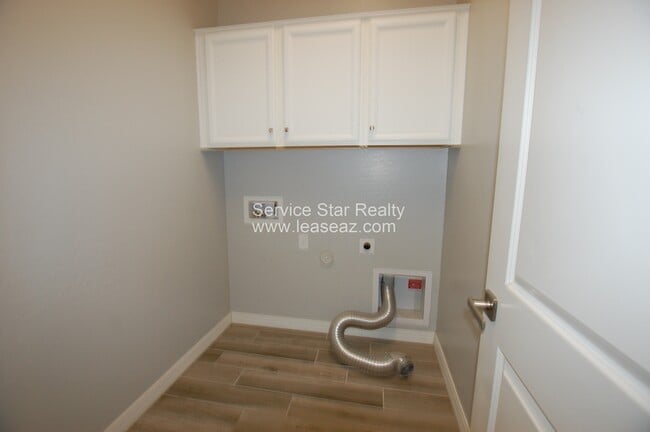 Building Photo - 7642 W Glass Ln