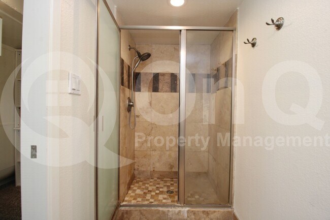 Building Photo - 5998 N 78th St