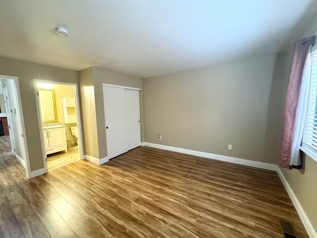 Building Photo - Super Cute 2 Bed 2 Bath Condo in Antioch