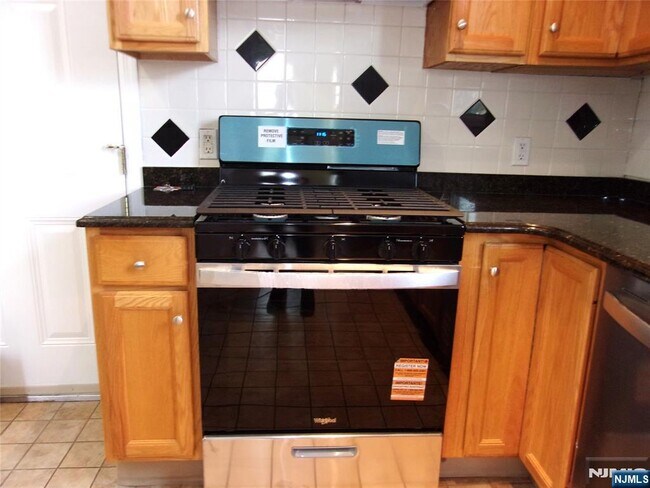 Building Photo - 1 Hawthorne Ave