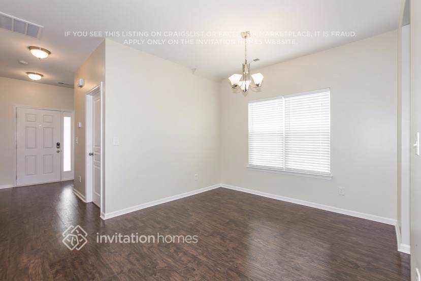 Building Photo - 9022 Glenashley Dr