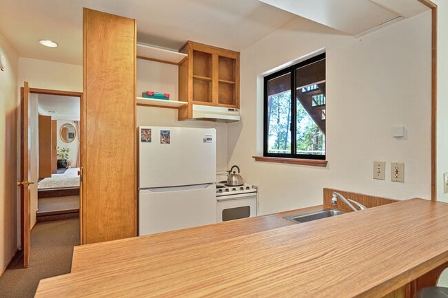 Building Photo - 16832 Alice Way