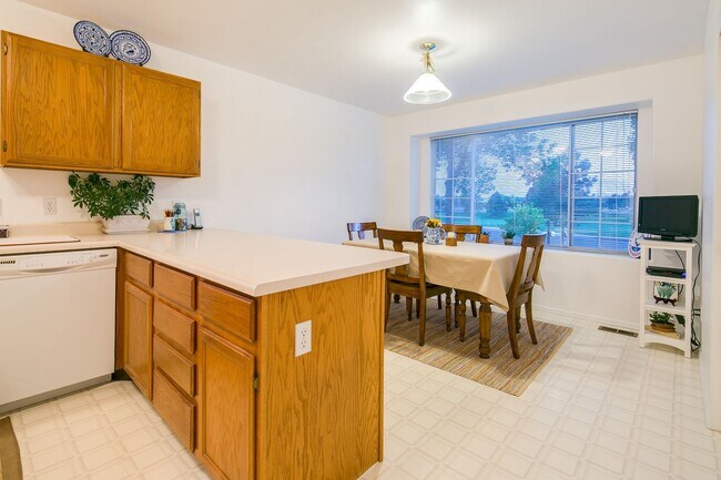 Building Photo - Spacious and Serene Home with Ideal Location near Parks, Trails, and Schools!