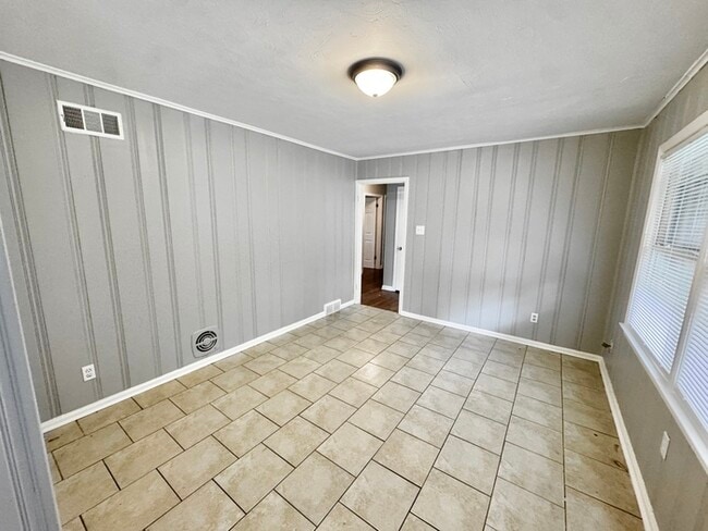 Building Photo - 4914 Childs Dr