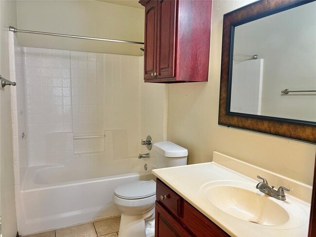 Building Photo - 15105 Kyle Dr