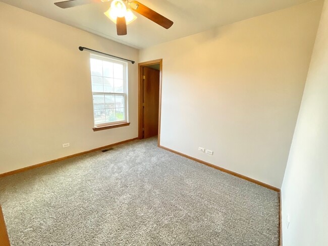 Building Photo - 1814 Van Dyke Ln