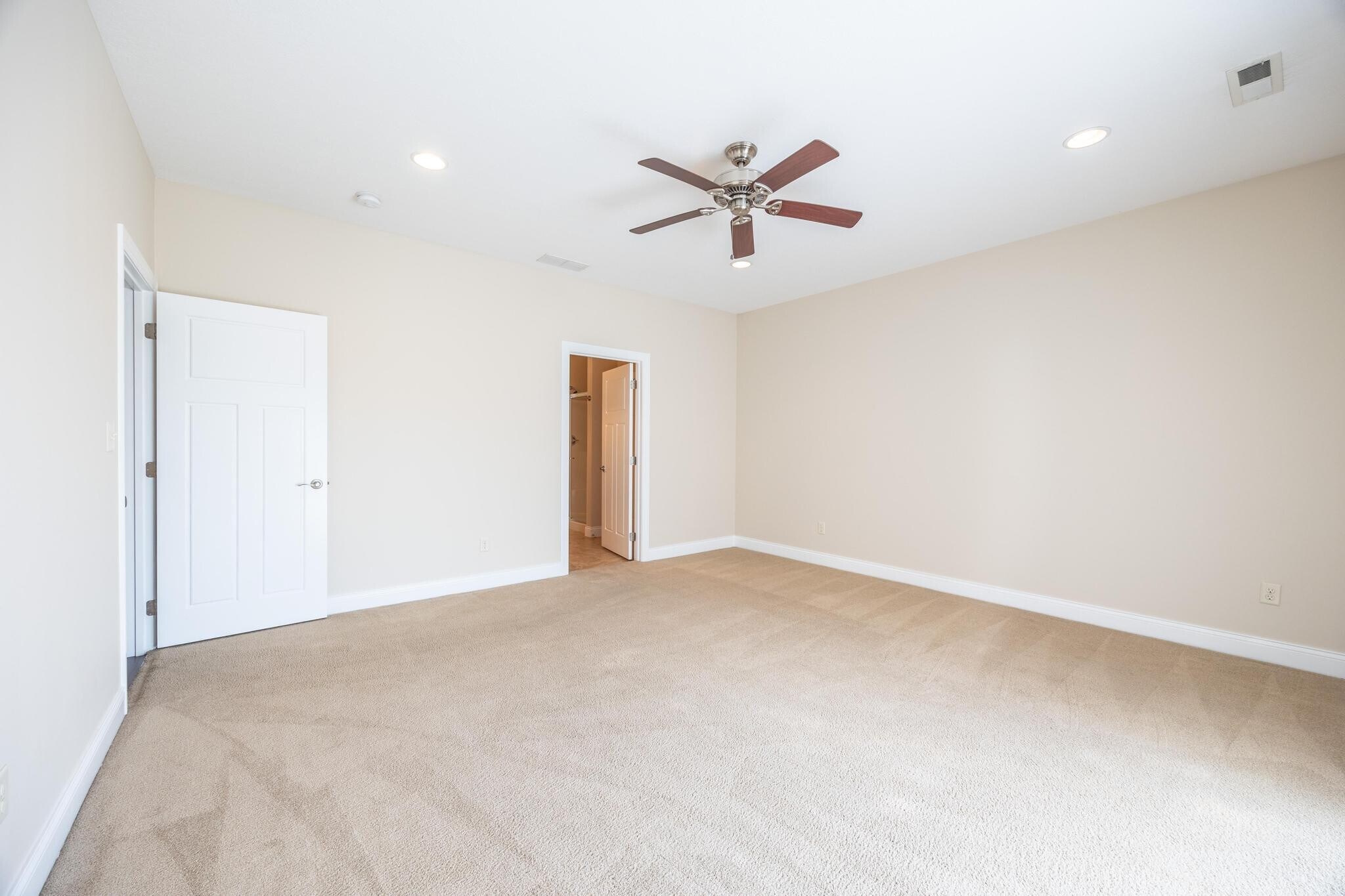 Building Photo - 4463 Downey St