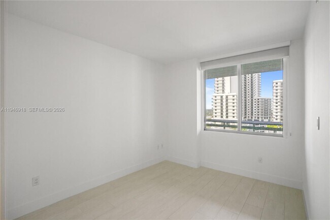 Building Photo - 16385 Biscayne Blvd