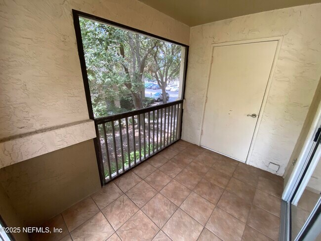 Building Photo - 11 Arbor Club Dr