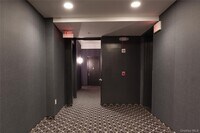 Building Photo - 25 Leroy Pl