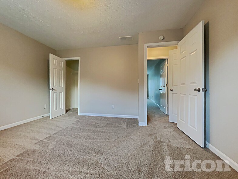 Building Photo - 405 Tori Dr