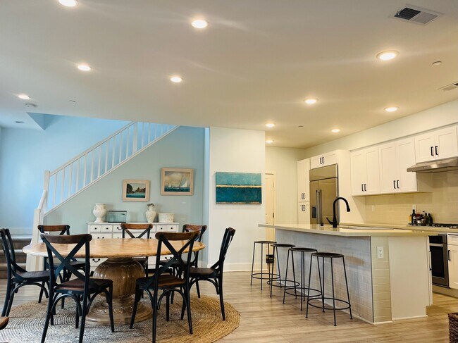 Building Photo - 1668 Shorebreak Way