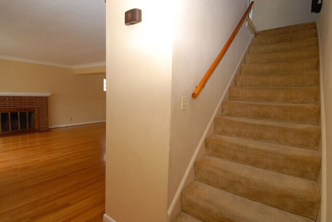 Building Photo - St Louis County/City Greendale/near UMSL