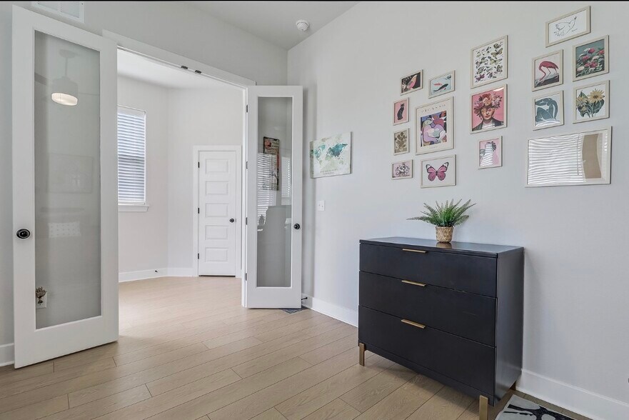 Building Photo - 6006 Rangeland Rd