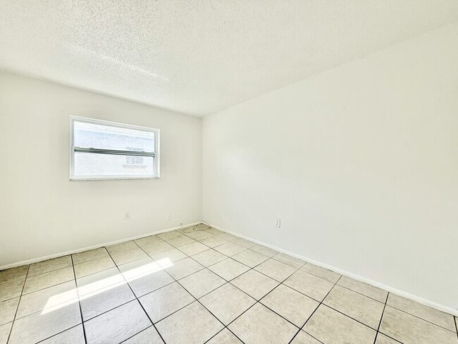Building Photo - 3716 137th Ave N