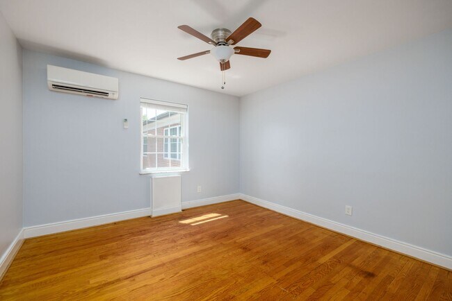 Building Photo - 4050 Forest Hill Ave