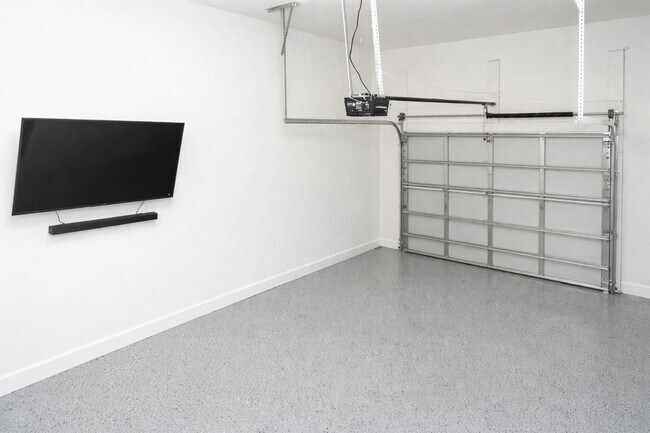 Building Photo - 1176 SW 7th Ct