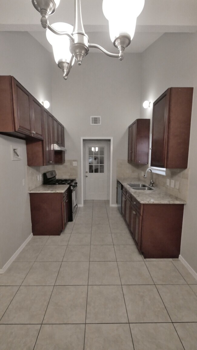 Building Photo - 1018 Three Forks Dr