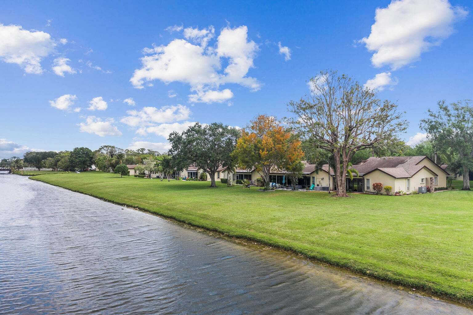 Building Photo - 160 Ramblewood Cir