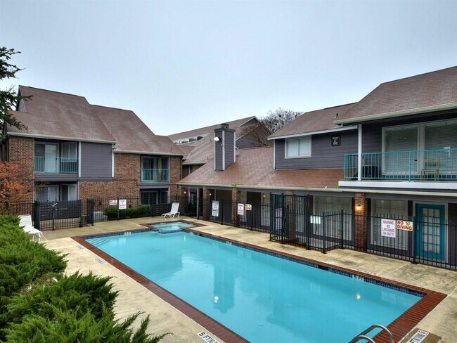 Building Photo - 1840 Burton Dr