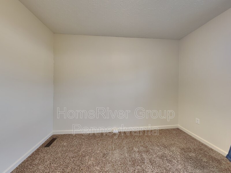 Building Photo - 1505 Canterbury Dr