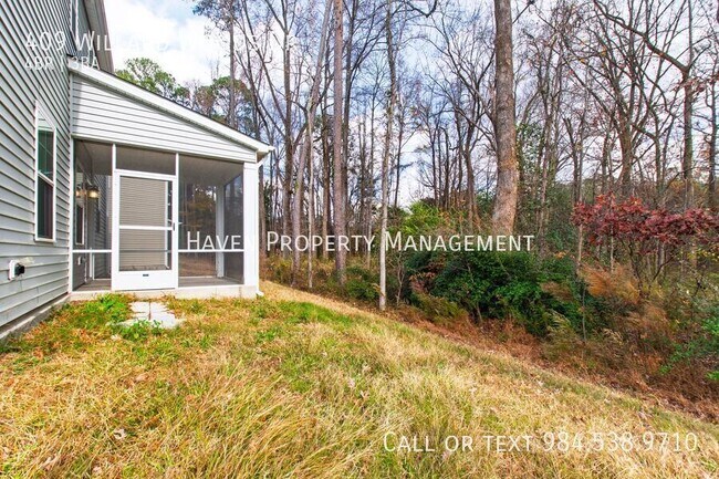 Building Photo - 409 Willard Wds Dr