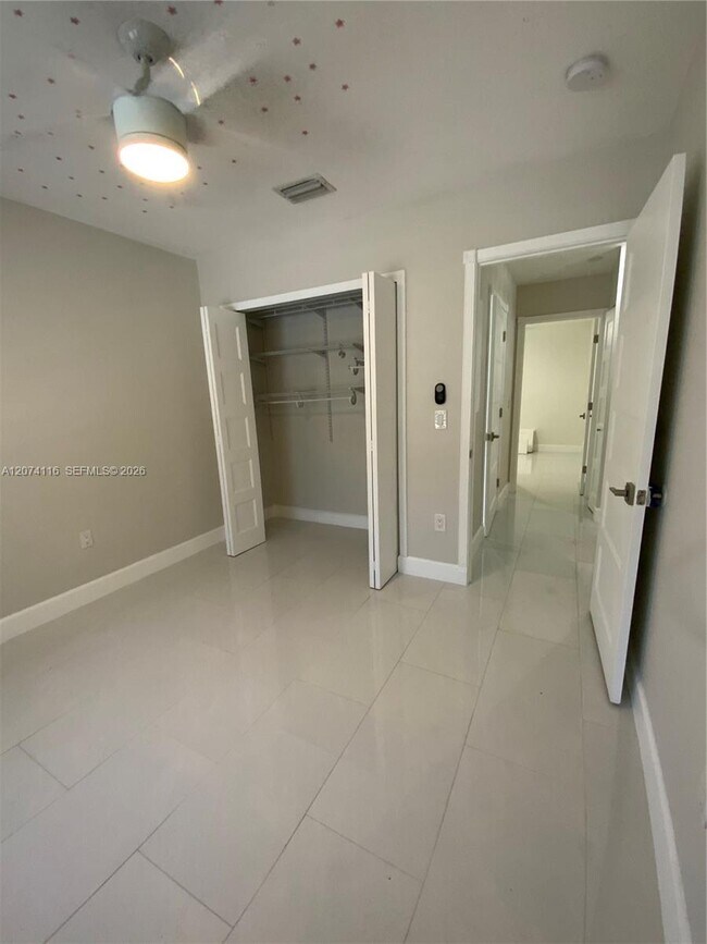 Building Photo - 30162 SW 159th Ave