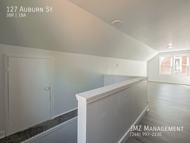 Building Photo - 127 Auburn St