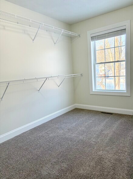 Building Photo - 122 Memphis St