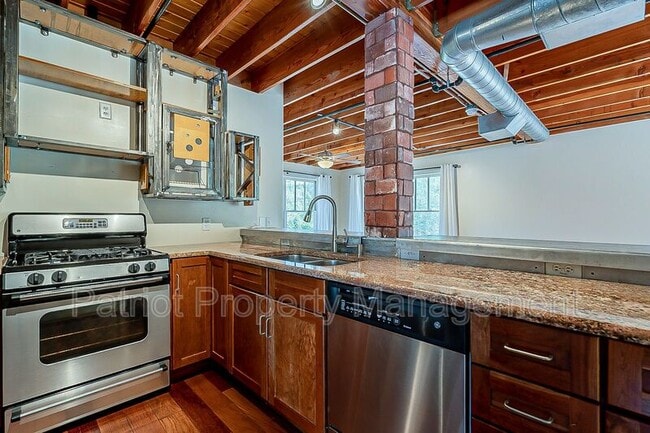 Building Photo - 304 W Roosevelt St