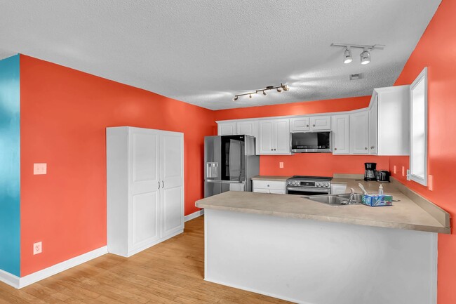 Building Photo - 403 Arabian Ln
