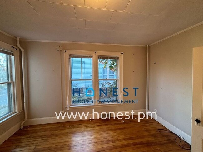 Building Photo - 103 Rackleff St