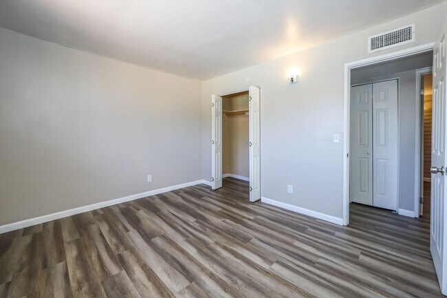 Building Photo - 3221 S Grady Ave