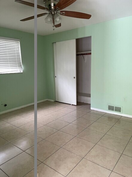 Building Photo - 7093 Brentford Rd