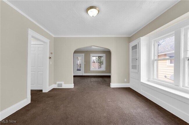 Building Photo - 977 Yellowstone Rd