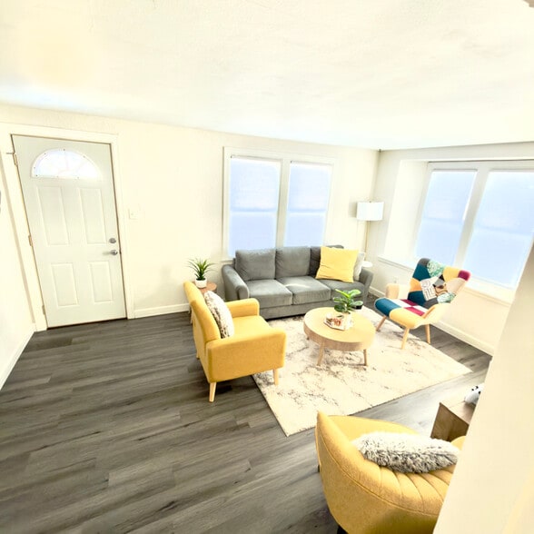 Building Photo - 2833 S 128th St